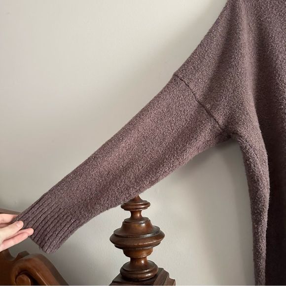 Cozy V-Neck Brown Sweater - Picture 3 of 7